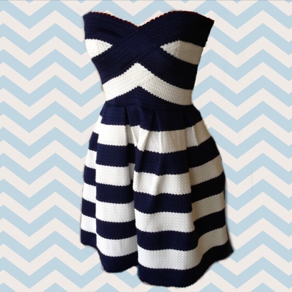 Sans Souci Dresses & Skirts - ⚓️ Sans Souci Navy & White Banded Dress ⚓️